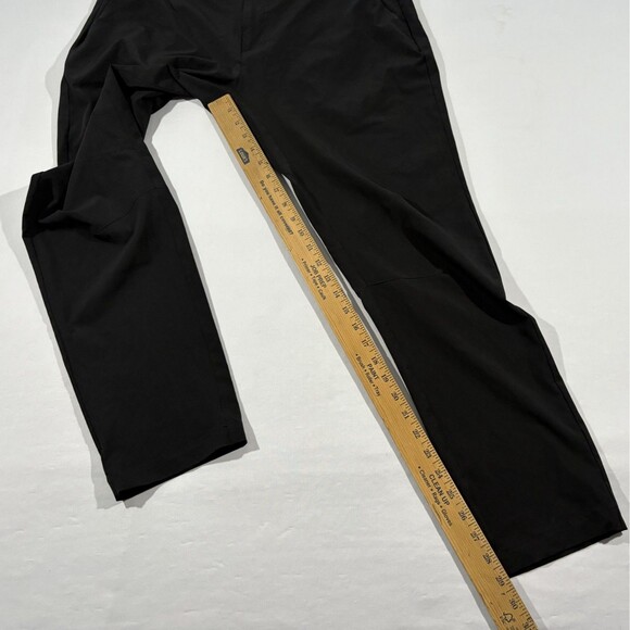 Fabletics Mens The Only Pant Black Poly Performance Golf Athleisure Sz 34 x 32 - Picture 5 of 9